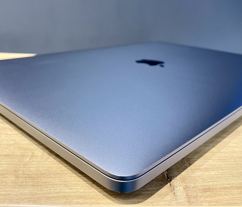 Б/У Apple MacBook Pro 15, i7, 1Tb, Space Gray (Z0UC1) 2017