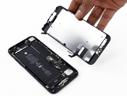 Заміна дисплейного модуля iPhone 7 Plus (copy AAA)